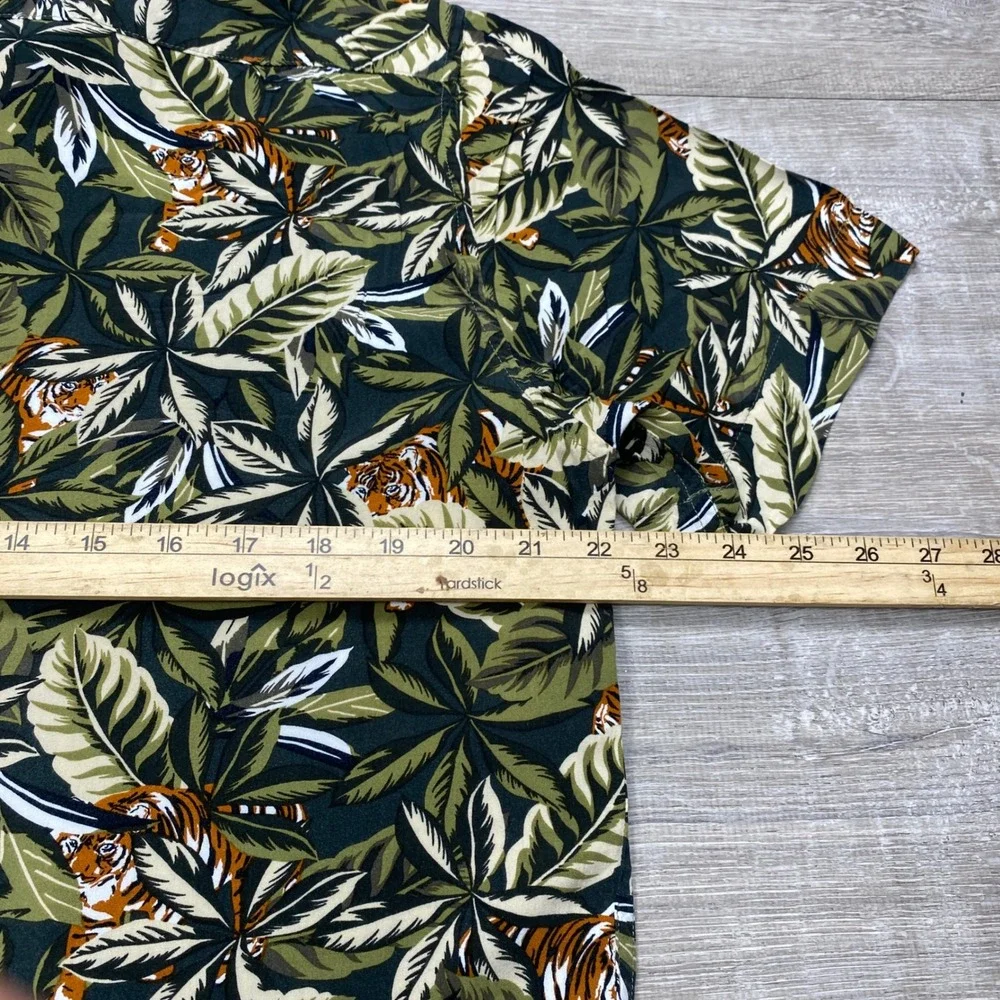 Banana Republic Shirt Men L Green Tiger Tropical Palm Camp Viscose Rayon Jungle